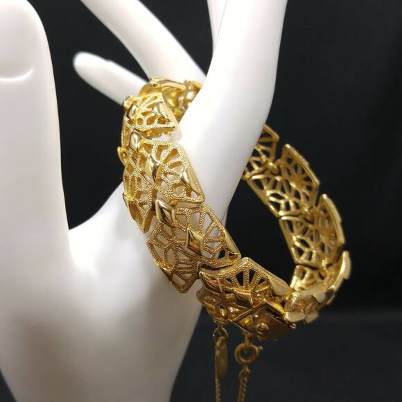 Vintage Monet Gold Plated Openwork Link Bracelet w/ Safety Chain 1960s - Picture 2 of 9